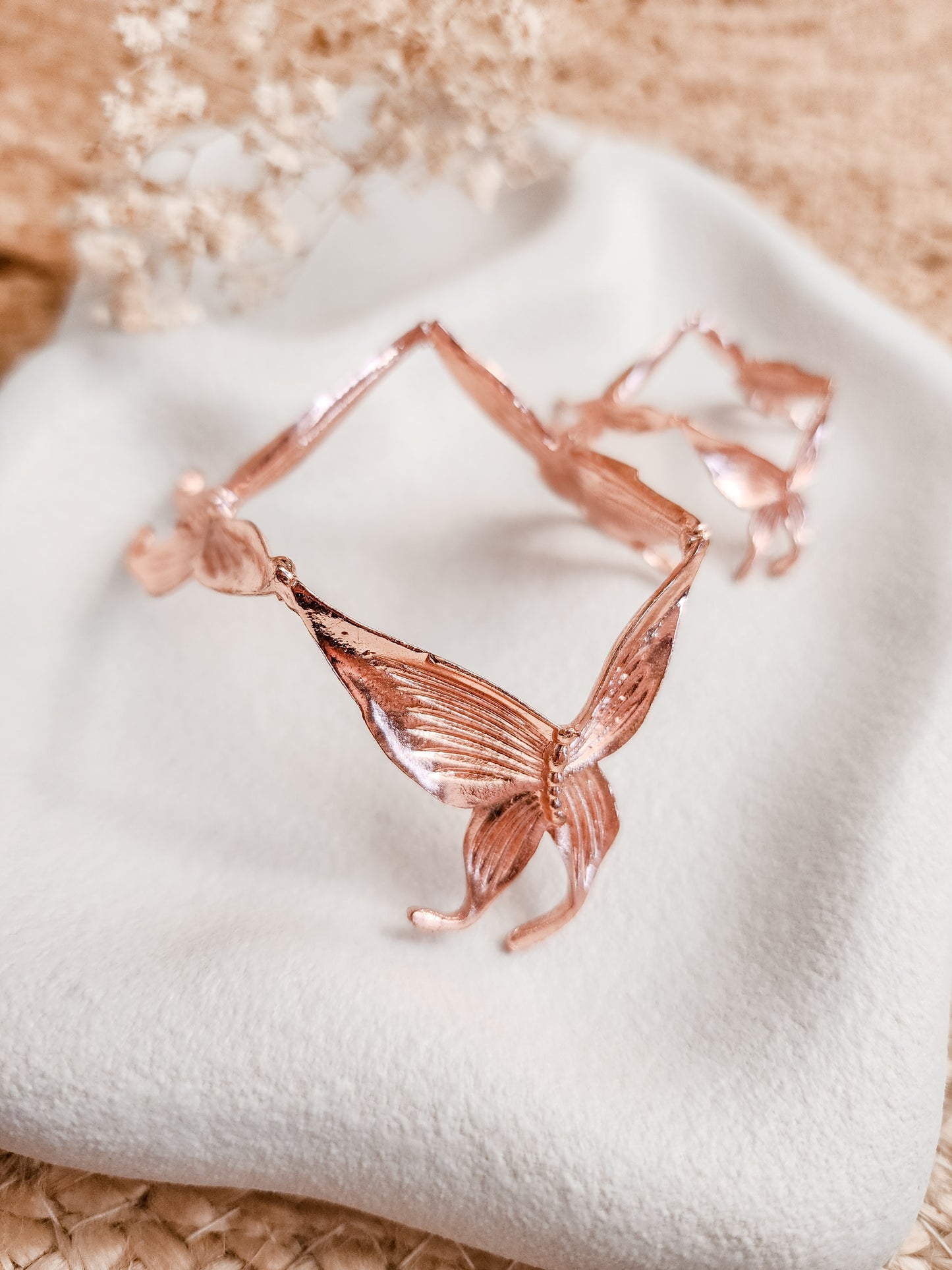 BUTTERFLY SPHERE STAND (ROSE GOLD)