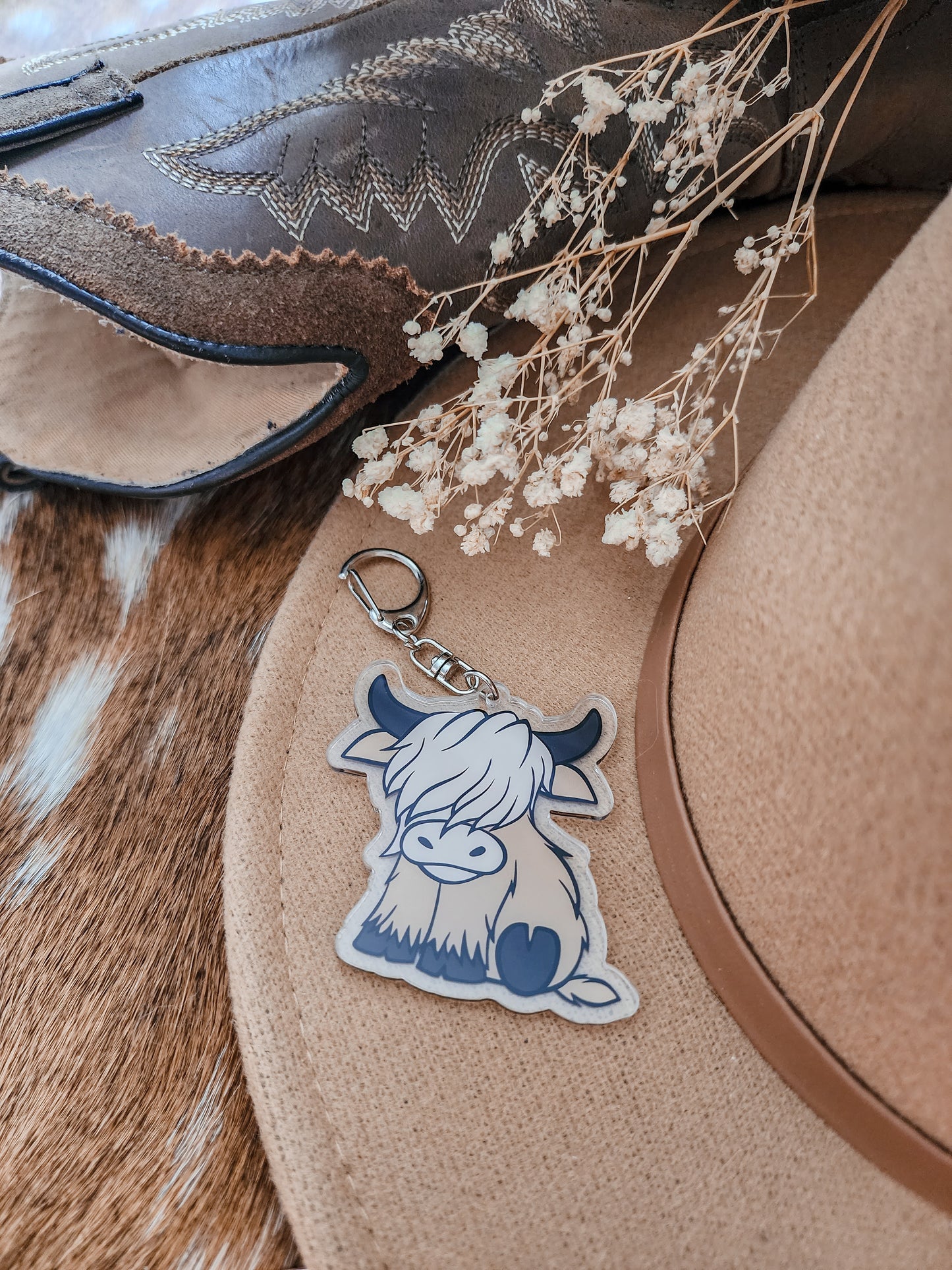 "MEMPHIS" HIGHLAND COW KEYCHAIN