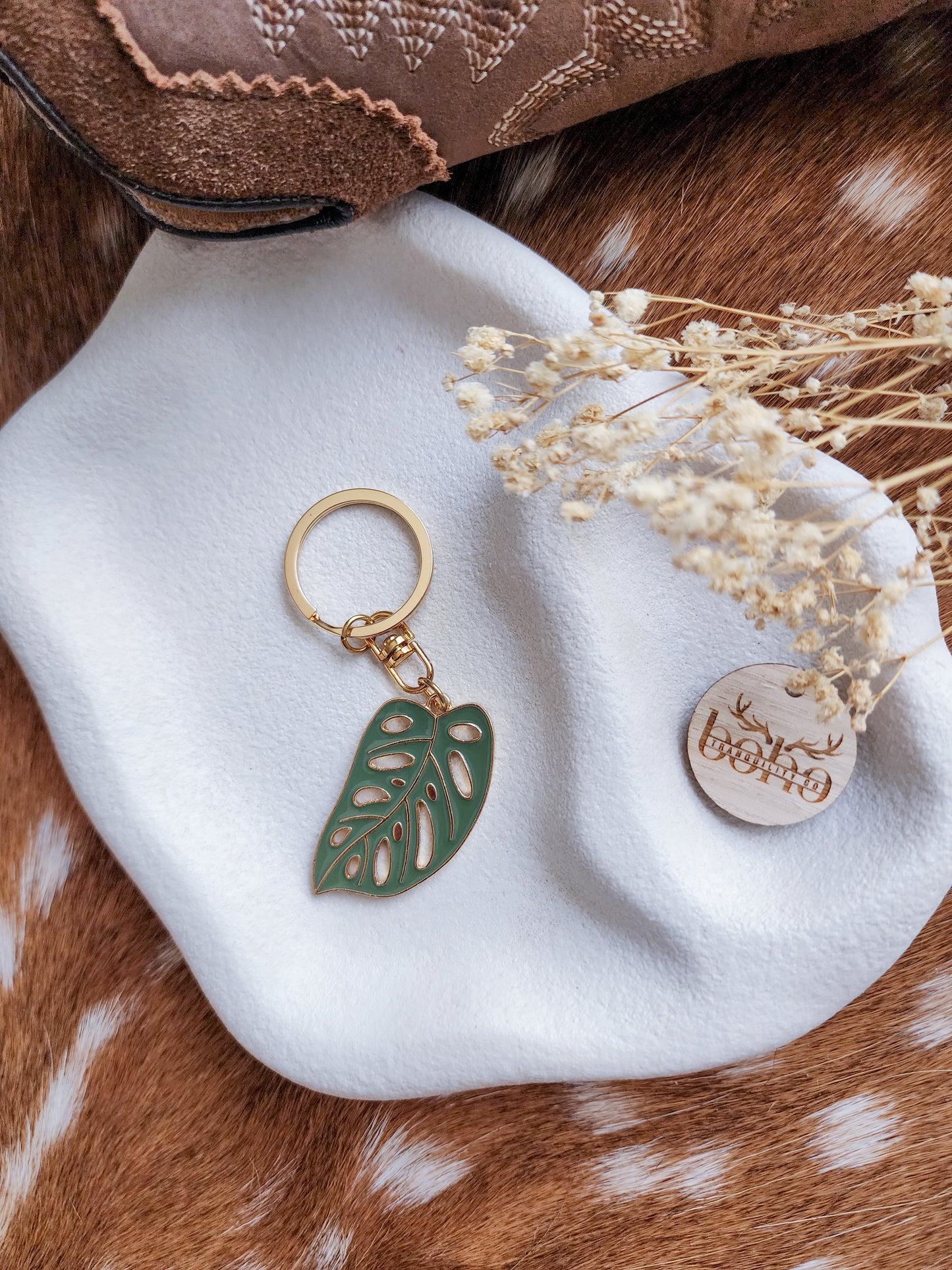 MONSTERA ADANSONII LEAF KEYCHAIN